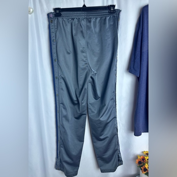 Men's Adidas Tear Away Snap Gray Track Pants with Blue Stripes Size Medium - Picture 3 of 10